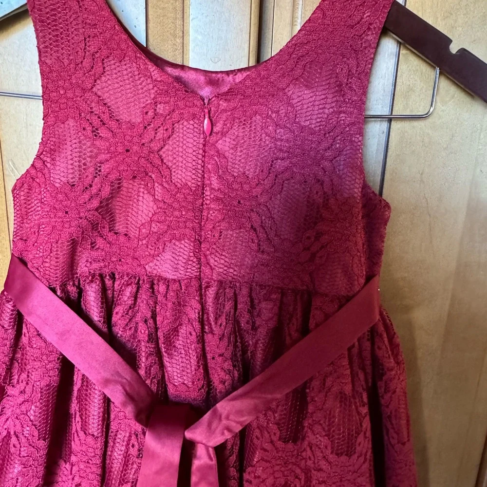 Girl Red Dress Size 6 - Picture 7 of 9